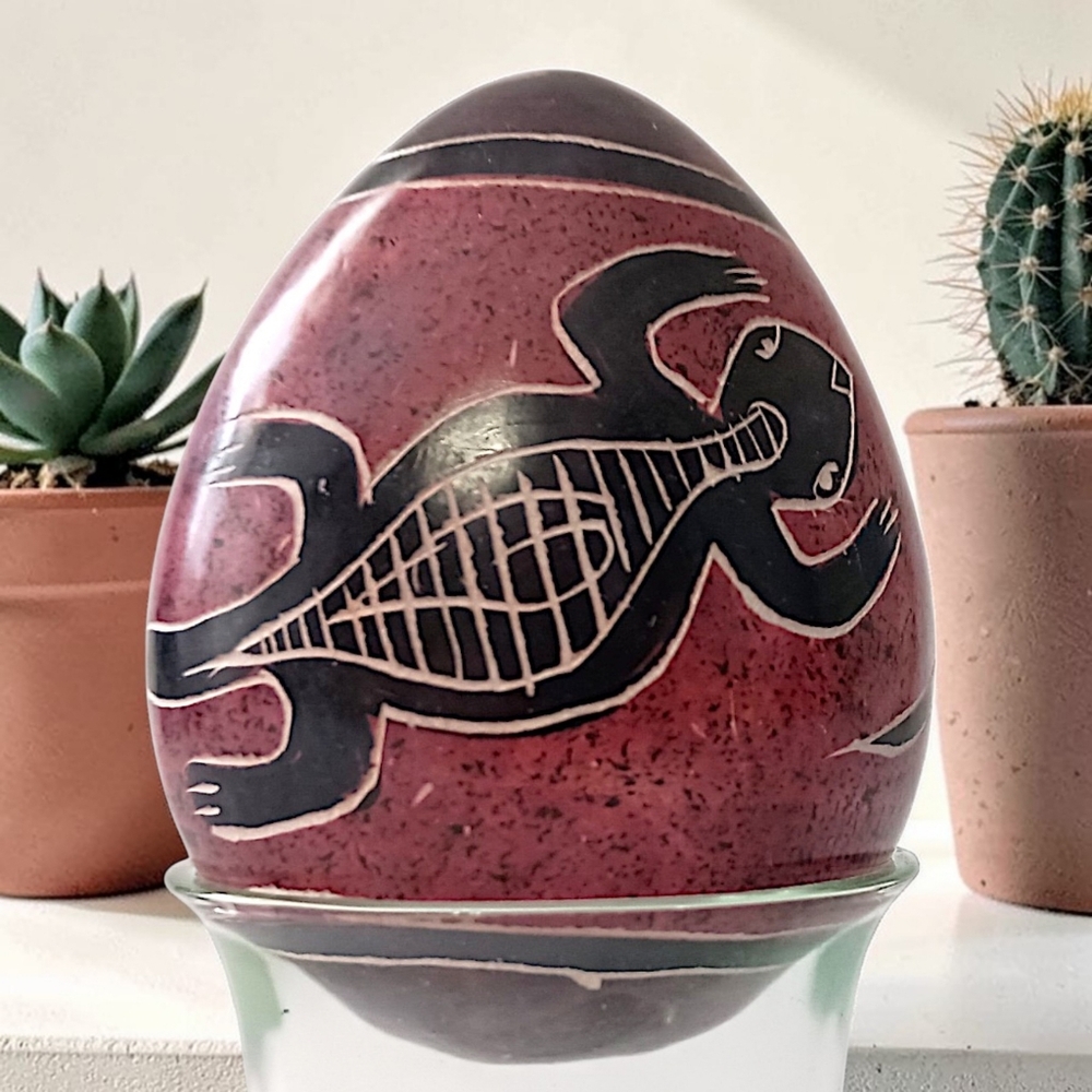 Kenya Soapstone Egg Paperweight Lizard Gecko Hand‎ Carved Tribal Ethnic African